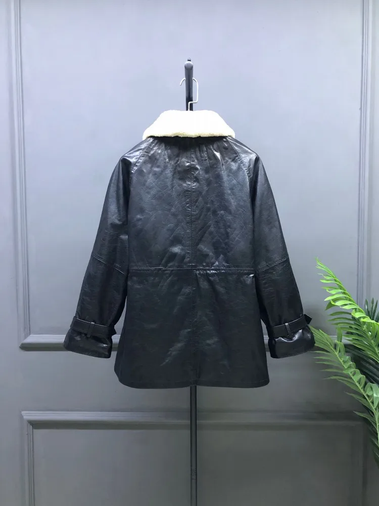 Damski płaszcz z prawdziwej skóry olejowanej w stylu vintage, nowy, zimowy, ciepły, z kołnierzem z prawdziwej wełny, z wysokim stanem, luźny krój, do biura, średniej długości.