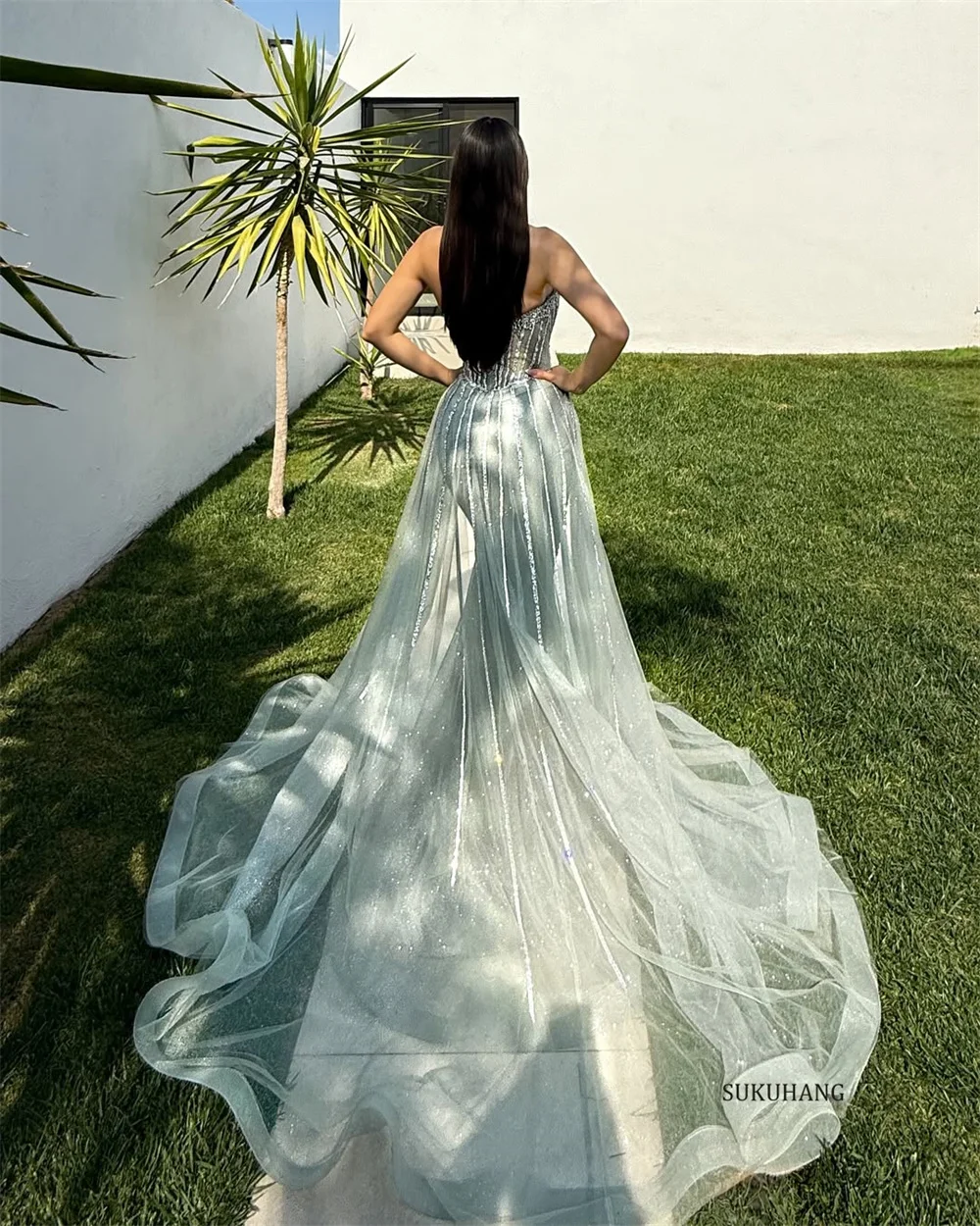 فساتين سهرة طويلة بحورية البحر باللون الأخضر من SUKUHANG Dubai على شكل قلب مع تنورة للحفلات الراقصة مطرزة حسب الطلب