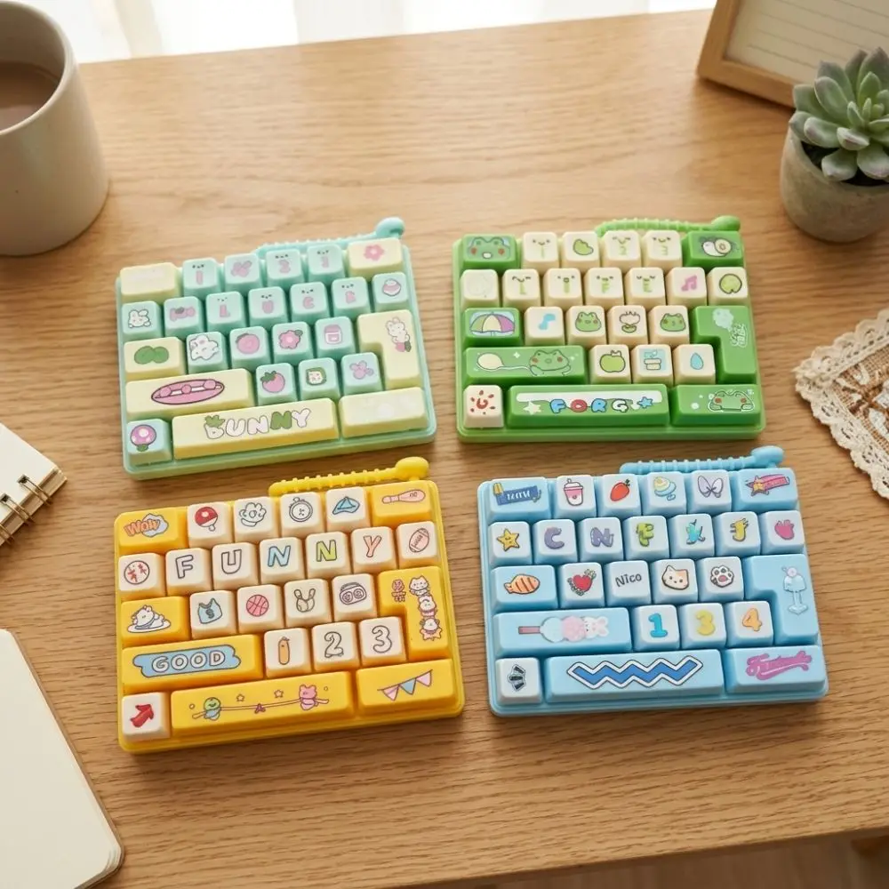 Colorful 26 Key Keyboard Keychain Squeeze Feel Anime Style Mechanical Fidget Keyboard Cartoon Wit Hanging Chain