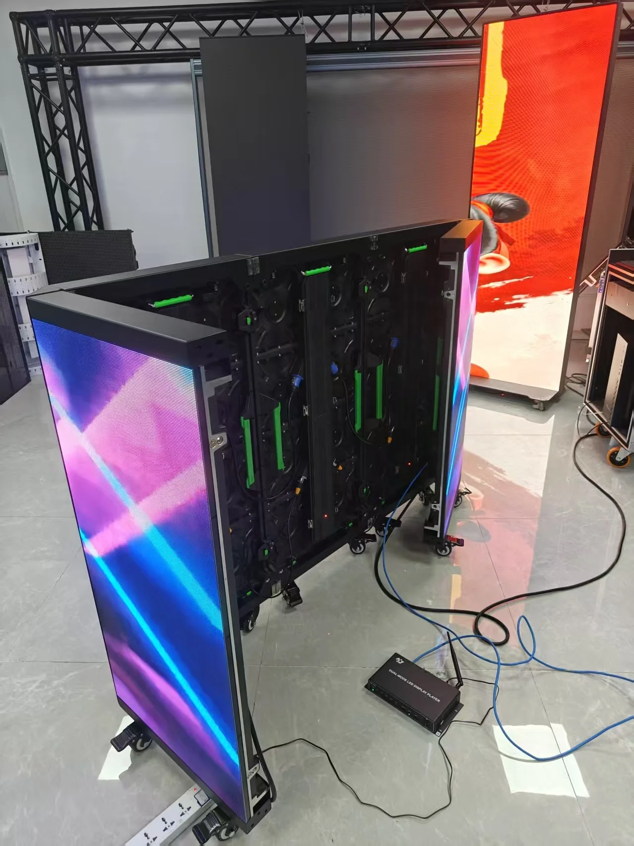 Full Color P2.6.04 LED Foldable DJ Booth Night Bar Electronic Music Festival