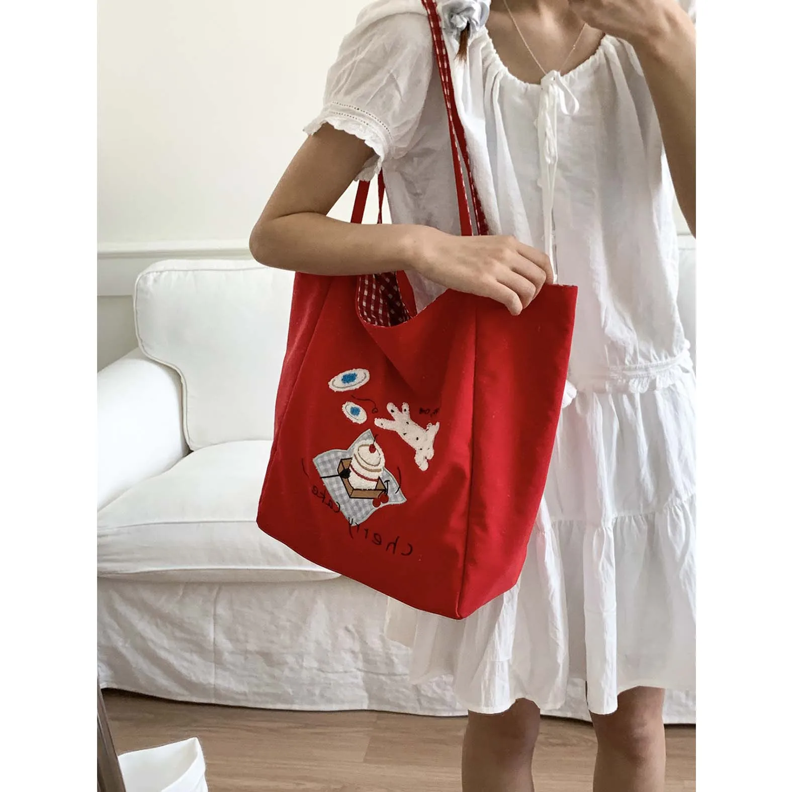 

Cartoon Embroidered Canvas Tote Bag for Women 2025 New Korean Edition Double sided Back Single Shoulder Commuter Bag Handheld Sh