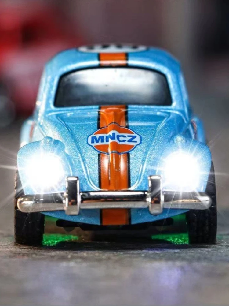 En Stock, escala 1:64, MINI coche teledirigido fundido a presión, Mini modelo de réplica de escarabajo Retro con luces de trabajo, juguete para niños 2,4G