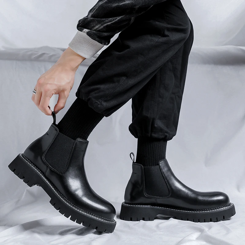 Botas masculinas grossas de sola chelsea, cor sólida brilhante, estilo britânico, sentido sênior mid-top