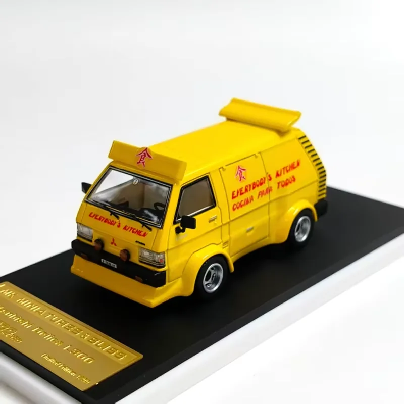 MK modèle 1:64 Delica camion de nourriture avec poupées-2025 Foshan exposition alliage voiture modèle Collection affichage ornement jouet cadeau