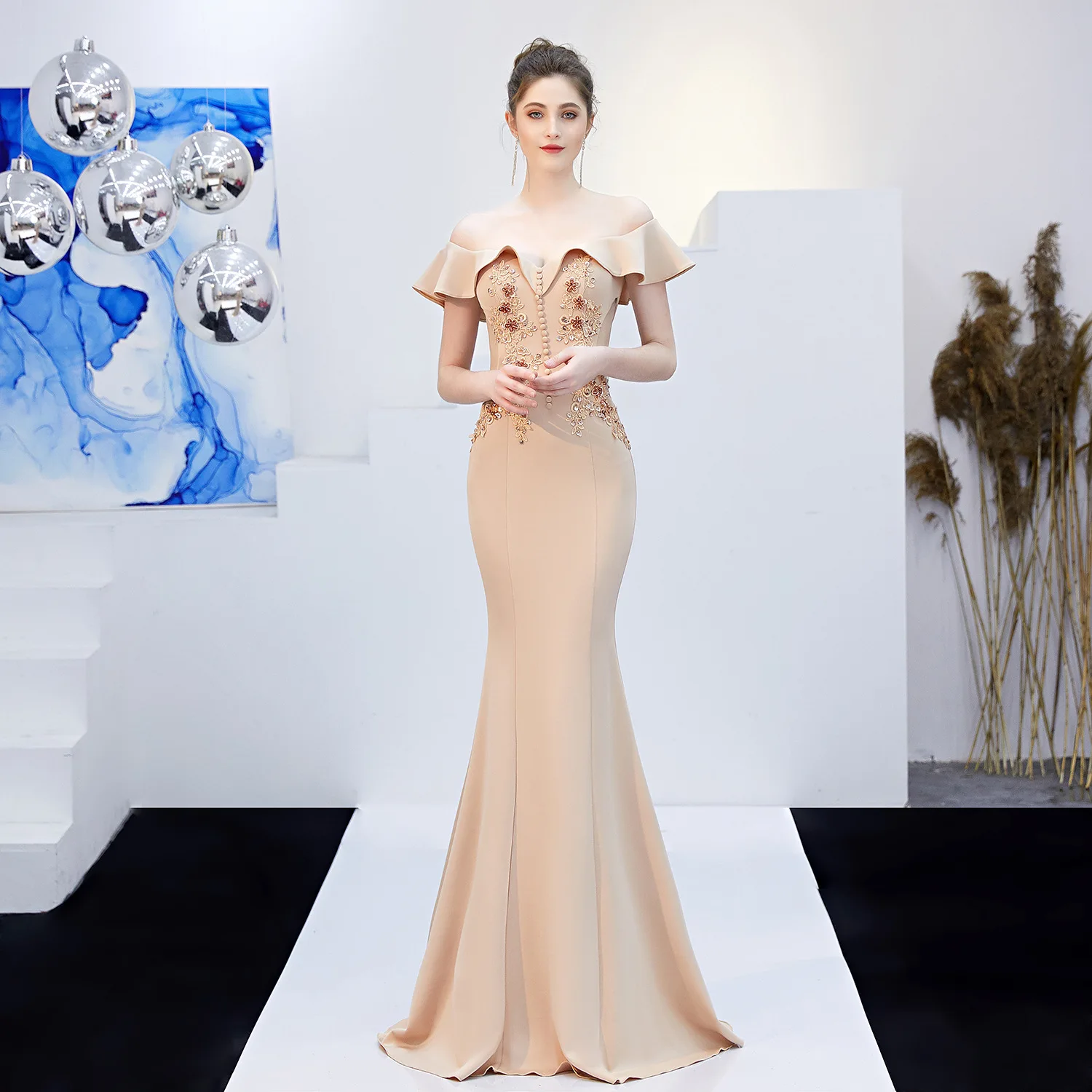 

2024 Long Champagne Mermaid Dress Evening Off The Shoulder Cut Out Chic Beads Appliques Women Special Occasion Gowns For Party