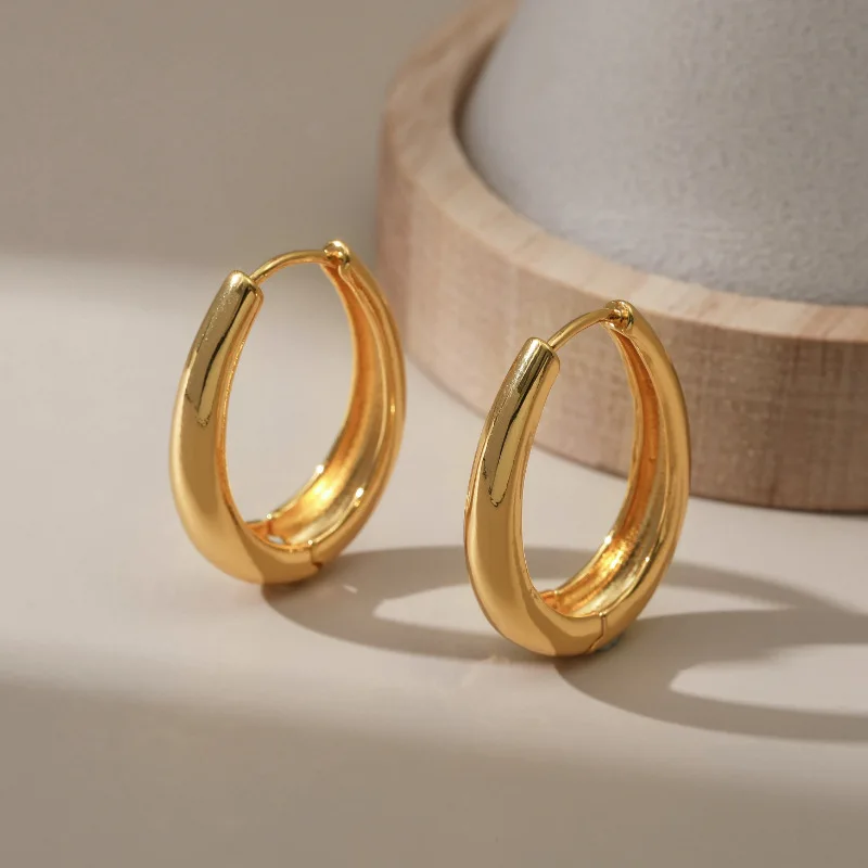 

Classic Oval Big Circle Hoop Earrings for Women European Simple Style Plated with 18K Genuine Gold Elegant Temperament Ear Rings