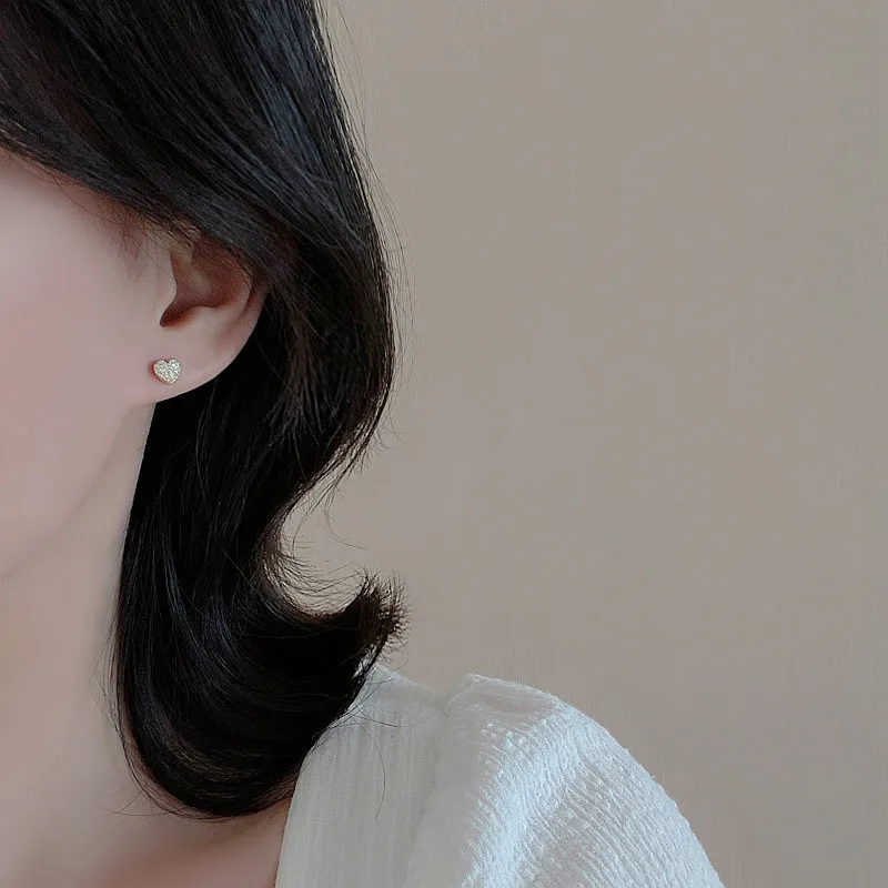 A Pair Silver Plated Ear Piercing Jewelry Romantic Zircon Heart Stud Earrings for Women Girl Teen Gold Color Jewelry Accessories