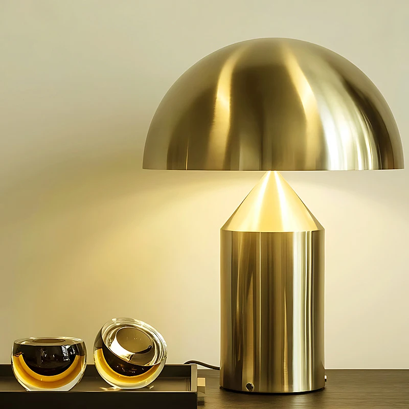 

Creative Mushroom LED Table Lamp Modern Luxury Gold Nordic Art Eye Protection Living Room Bedhead High-end Decoration Steerable
