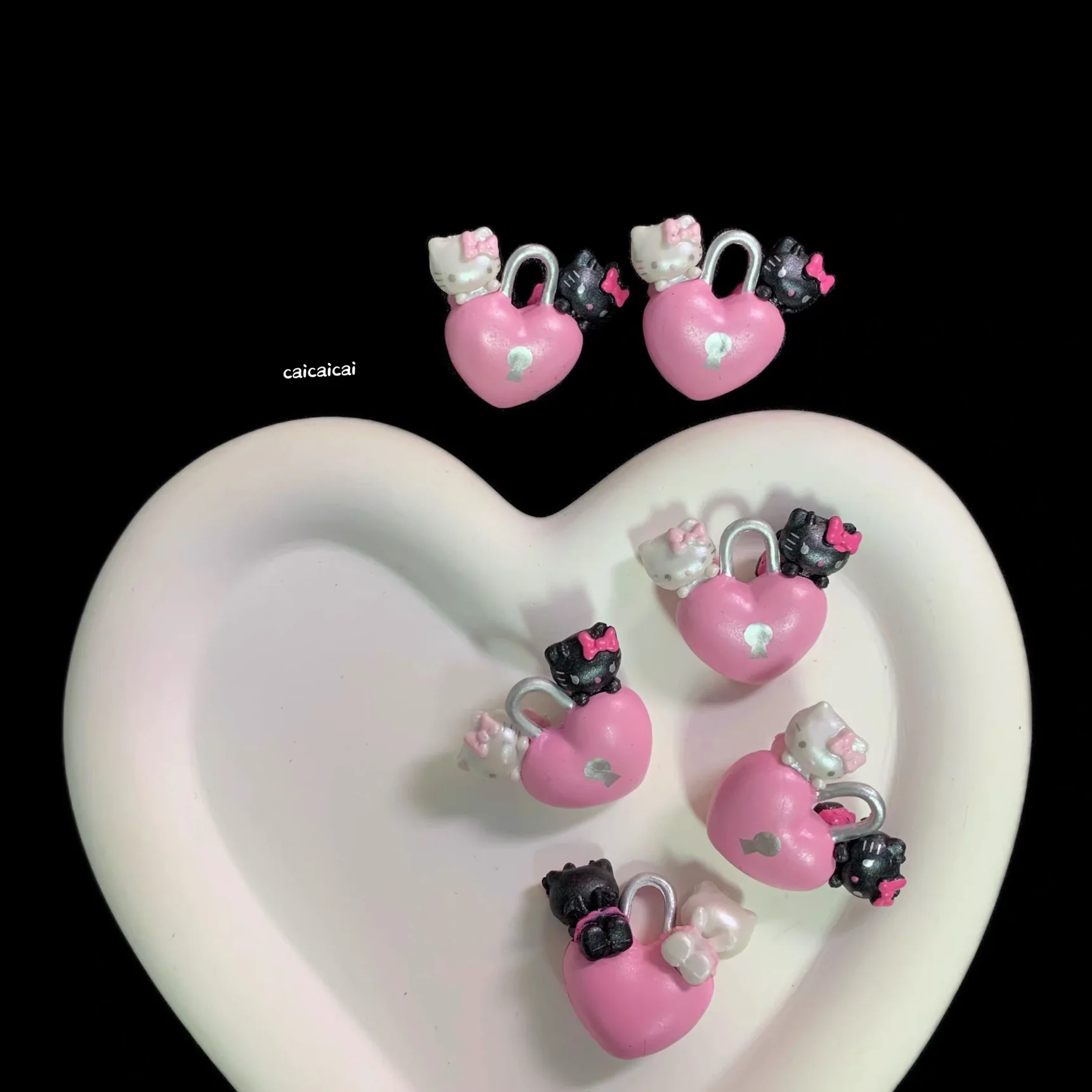 

Hello Kitty Keychain Sanrio 3Cm Figure Anime Doll Kawaii Rabbit Diy Decoration Christmas Gifts For Proposal Girl Children