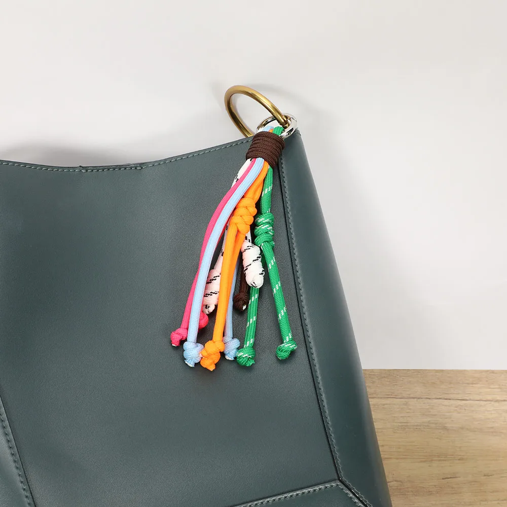 Porte-clés en ULfait à la main pour sac de voiture, breloques simples, pendentif de sac, porte-clés, accessoire de confrontation, décor de sac à dos de style couple, mode chaude