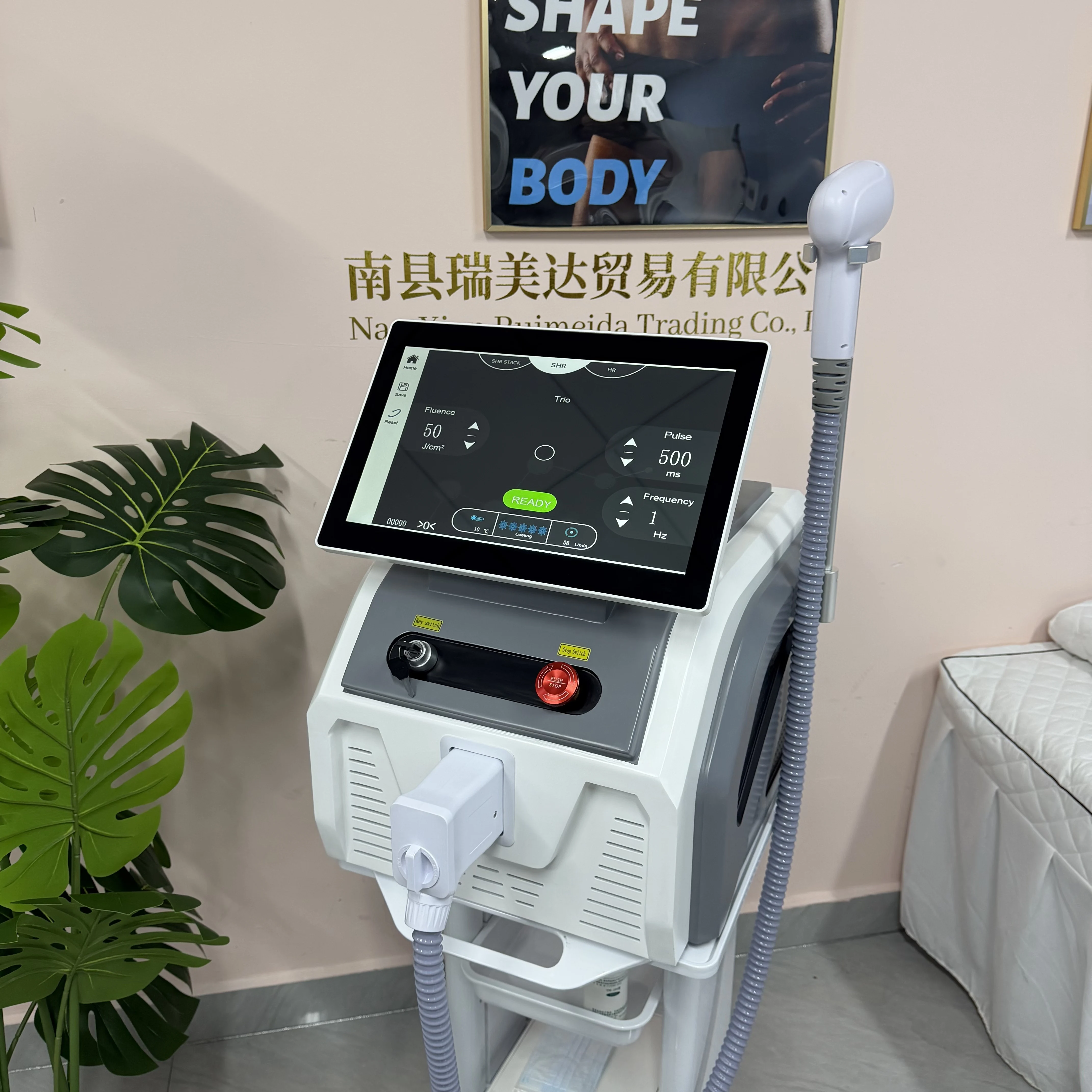 

4000W High-power Diode Laser Hair Removal Device With 3 Wavelengths Features a Cooled Handpiece for Painless Hair Removal