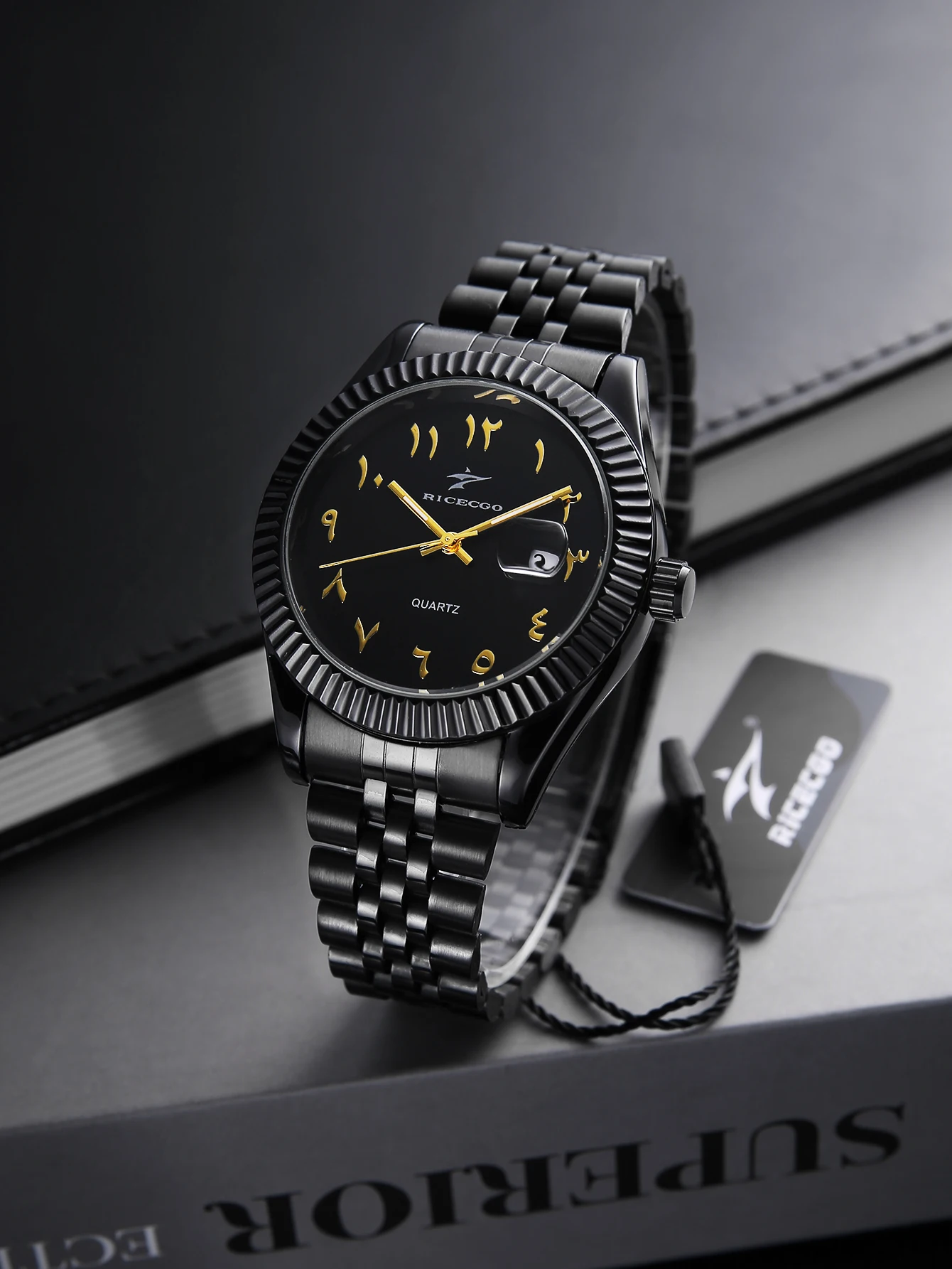 Montre-bracelet personnalisée Ricecgo, bracelet en acier tout noir, cadran numérique distinctif, plusieurs options de couleurs avec affichage de la date, montre à quartz tendance pour homme