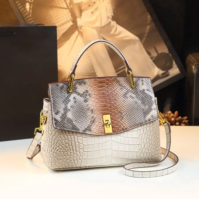 Luxury Designer Brand New High Quality Cowhide Single Shoulder Crossbody Bag Fashion Handbag Female Snake Print Trend Hot Sale