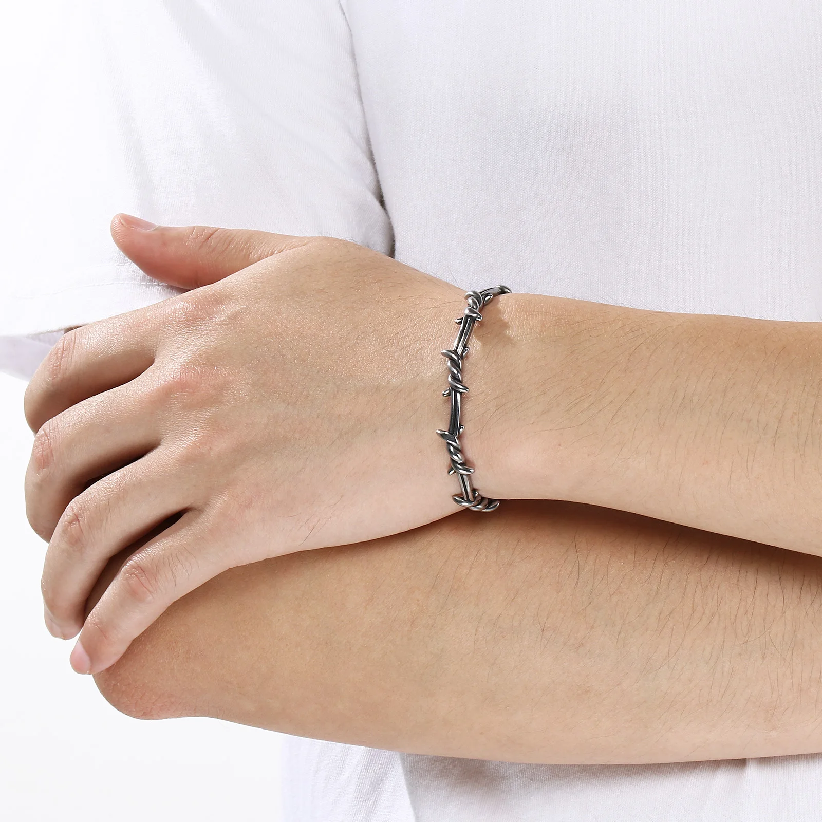 Men Barbed Wire Open Cuff Bracelet Vintage Stainless Steel Thorn Bangle Punk Hip Hop Statement Jewelry Gift