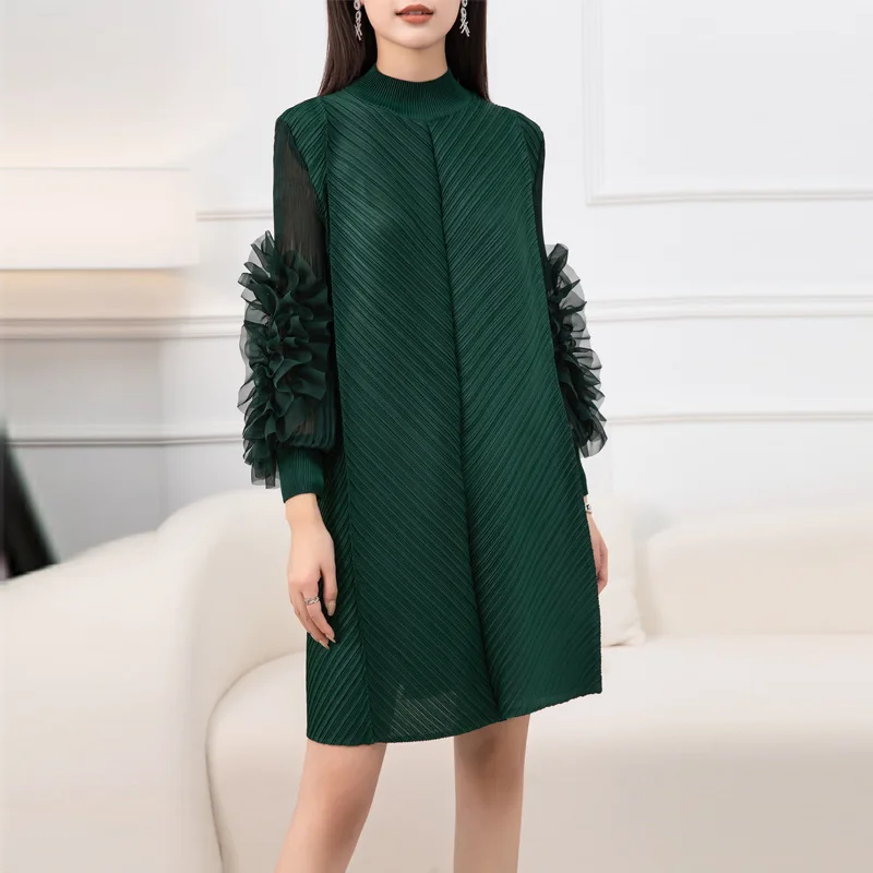 

Woman Pleated Dress 2024 Summer New Round Neck Embroidered Turtleneck Loose Dress Large Size Ladies Casual Dress