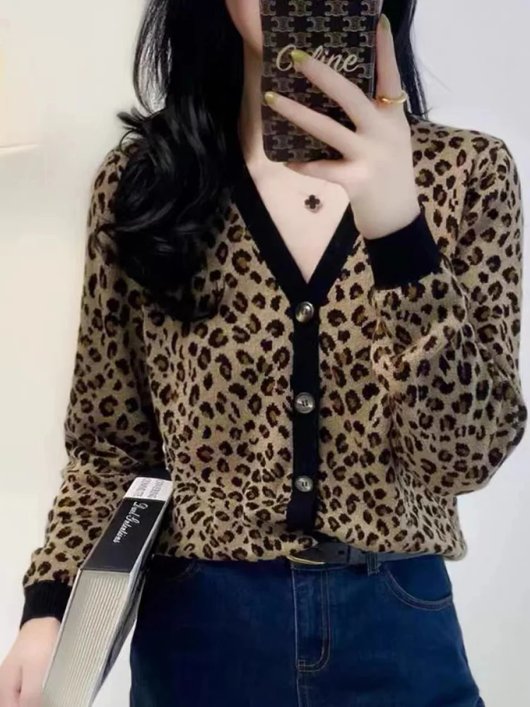 

Women's Knitted Cardigan Autumn Long Sleeve V-neck Sweater Fashion Single-breasted Leopard Print Sweaters Coat Female Tops