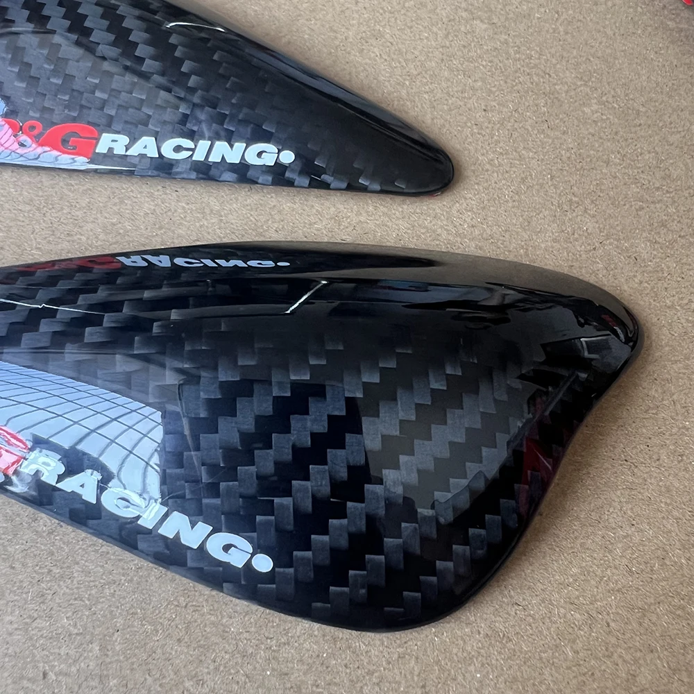 100% pura fibra di carbonio 3K per Triumph Daytona Moto2 765 / Street Triple 765 SR RS 2017-2023 serbatoio in fibra di carbonio / cursori di coda