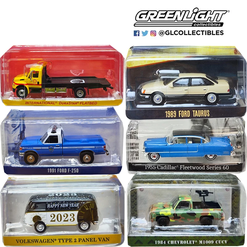 

Greenlight 97130A 1/64 Proportion Ford Mustang Taurus T2 Van Happy New Year Series Diecast Model Alloy Car Child Christmas Gift