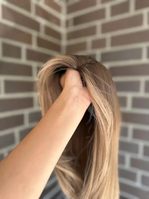Layer Straight Luxury Wigs Ombre Light Blonde Lace Front Wig High Density Pre Plucked Natural Hairline Synthetic Wigs For Women