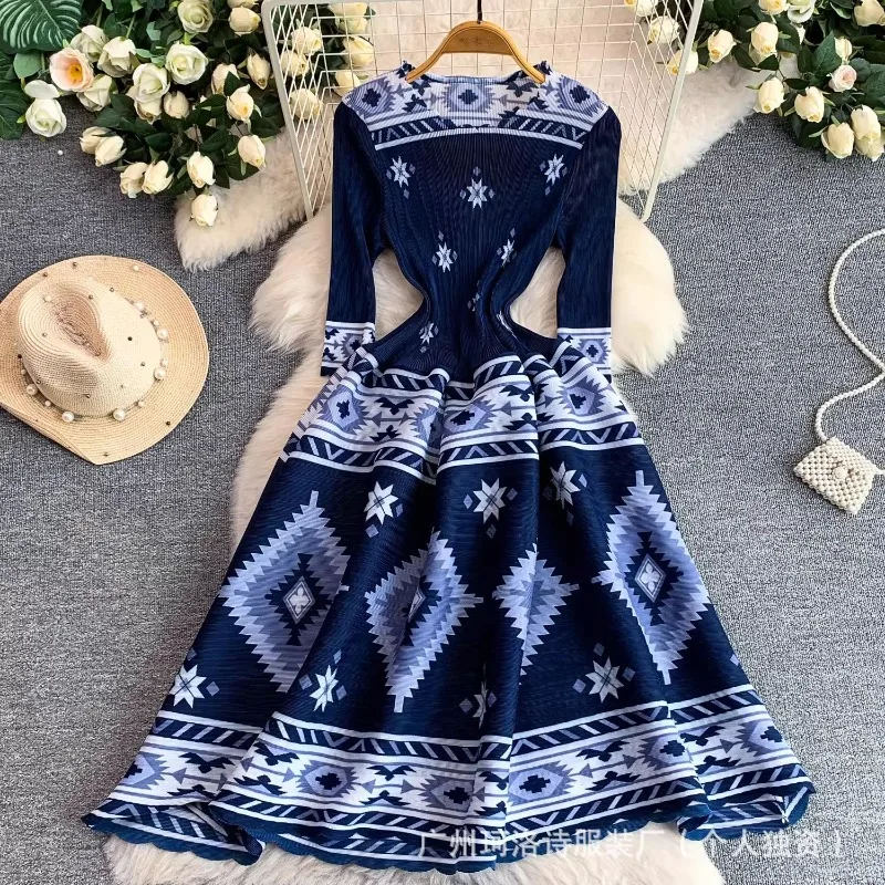 

Плиссированное платье Miyake с принтом, новинка 2026 года, с круглым вырезом, длинными рукавами, эластичное, длинное, женское, элегантное, не требующее глажки, легкое.