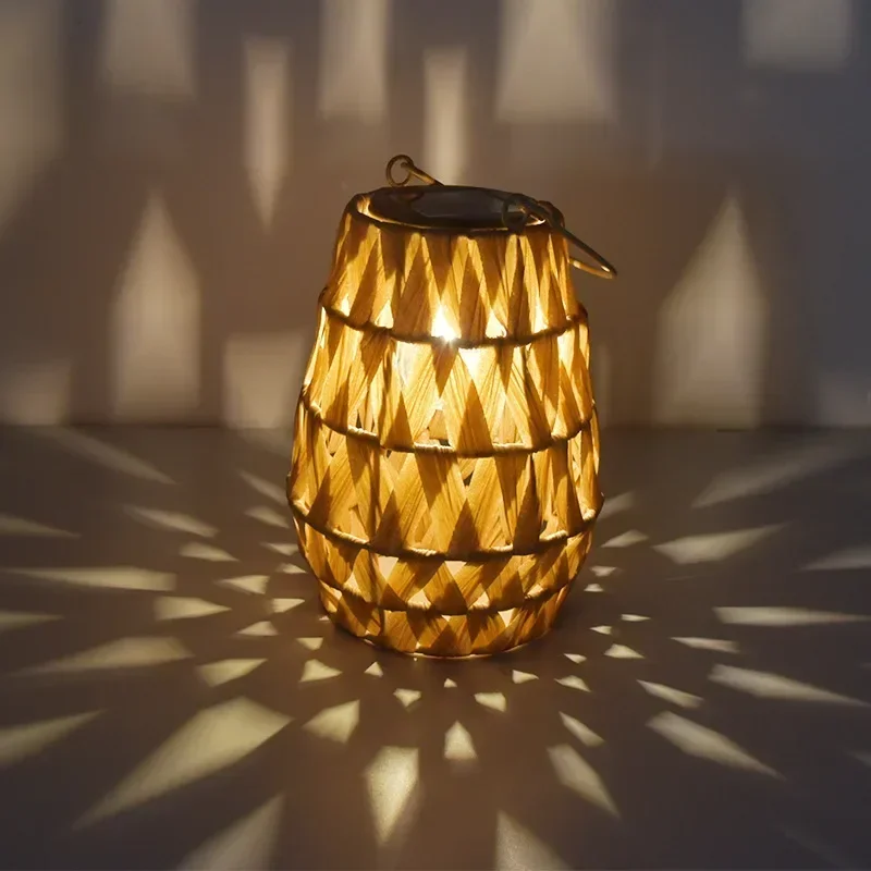 

LED Light Rattan Hand-Woven Lantern Chinese Rattan Lantern Rattan Lantern Solar Outdoor Yard Lamp