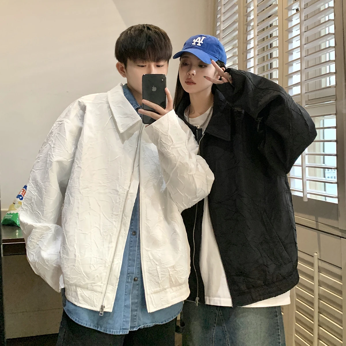 

Белая мужская куртка в стиле барокко, весенне-осенняя, премиум-класса, с плиссированным дизайном, в американском пилотском стиле, парная, свободного кроя, утепленная