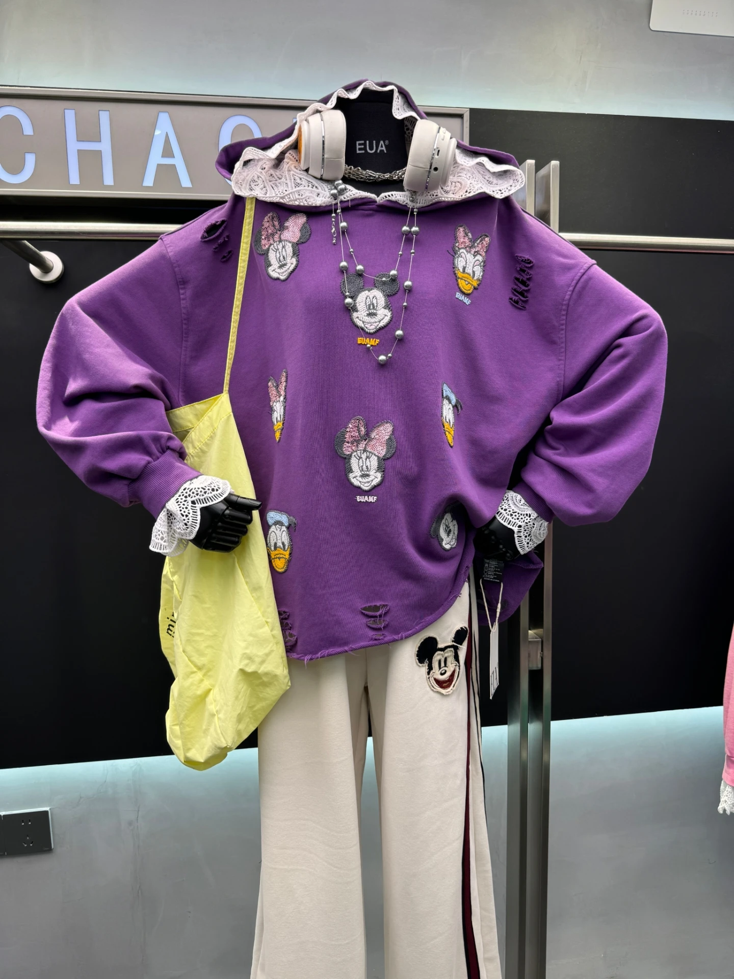 2025 Autumn New Heavy Embroidery Cartoon Lace Hooded Sweatshirt for Women Fashion Loose Design Printed Pullover Top