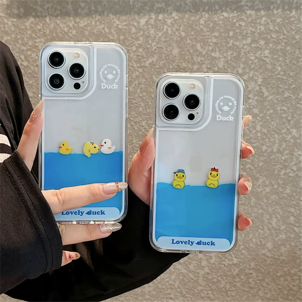 Capa Líquida com Pato Flutuante Fofo para iPhone 17 16 15 Pro Max, Capa Rígida com Decoração de Água Azul em Movimento, Capa Transparente para Celular