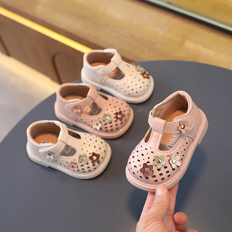 

Spring, autumn and summer1One3Year-Old Girl Soft Bottom Closed Toe Breathable Toddler Shoes