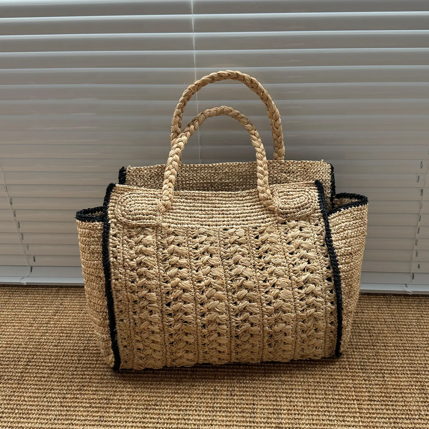 French Vintage Lafite Woven Hollow Beach Bag Pure Handmade Leisure Commuter Versatile Large Capacity Handheld Women's Bag Trend
