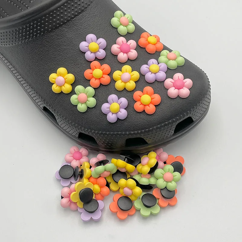 10Pcs New Colorful Flowers Icon Shoe Pins For Women\'s Sandals Decoration Accessories DIY Parts Kawaii Shoe Charms Fit Slippers