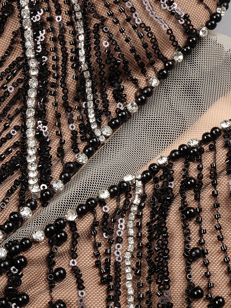 Rückenfreies, seitlich geschlitztes, langes Kleid mit schwarzen Pailletten, Diamantkette, trägerloses Abendkleid, elegante formelle Partykleidung