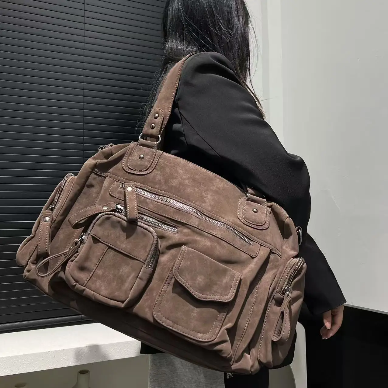 Ladies' personalized Y2K spicy girl motorcycle bag, street style, retro style frosted suede PU handbag - coffee brown