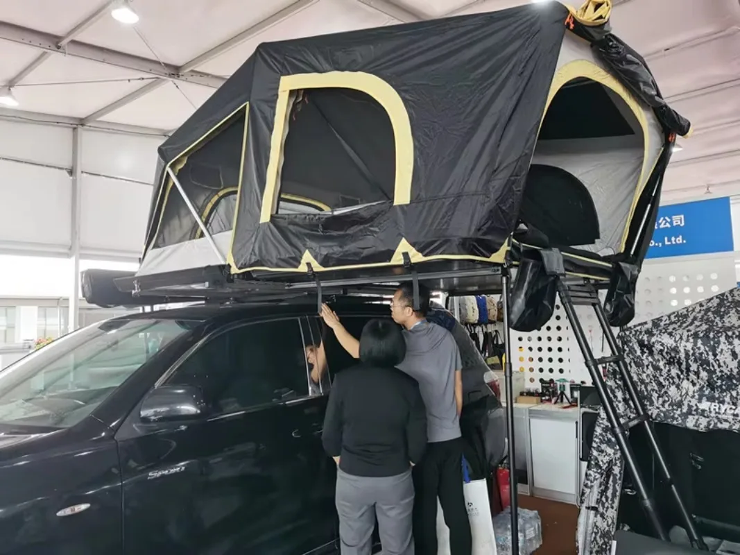 Super Big Capacity 4 Person Overland 250cm Four-season Aluminum Alloy Oxford Cloth Roof Top Tent Double Layer 3000mm Waterproof