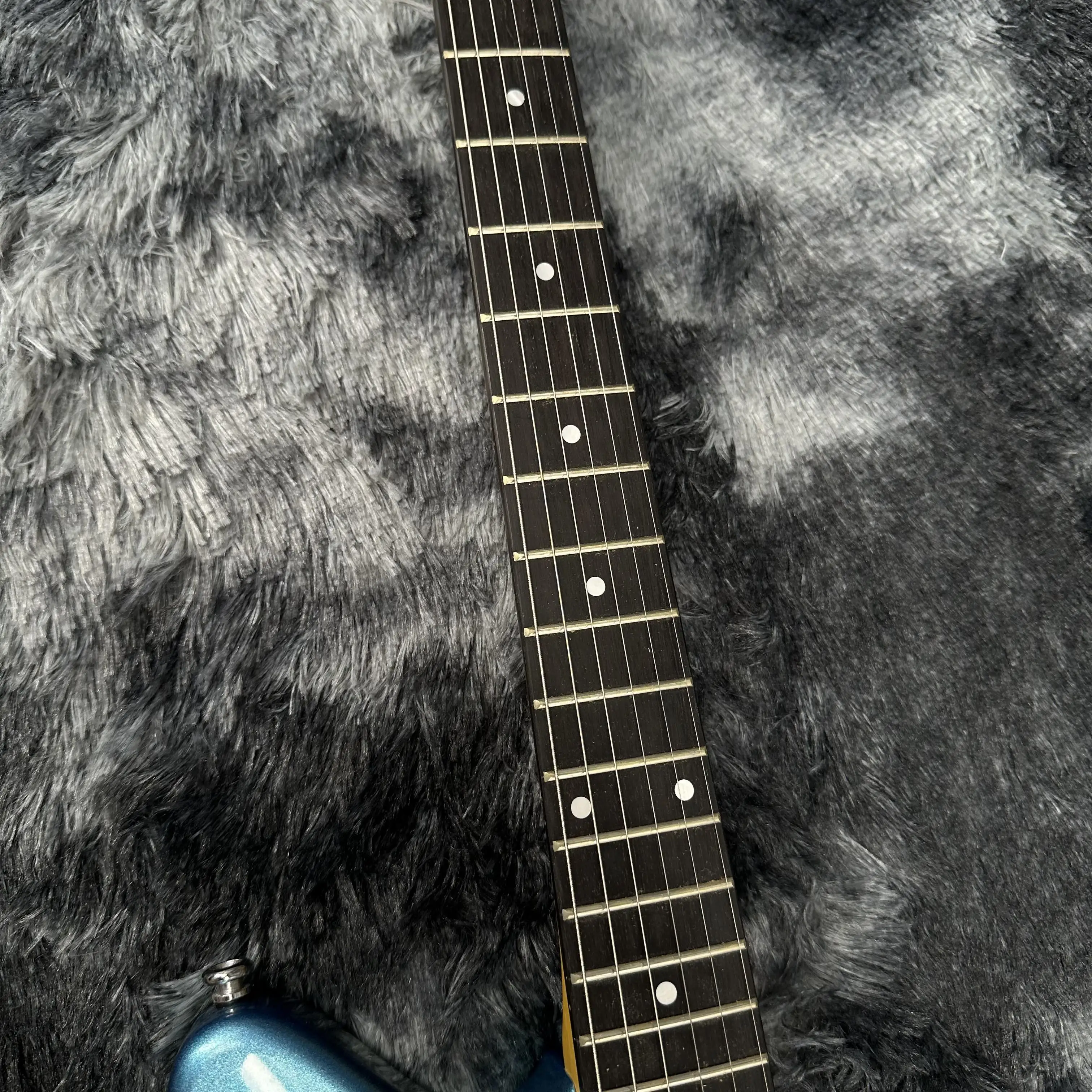 جيتار كهربائي مخصص - جسم أزرق - 6 أوتار - 22 فريتس - مناسب لكل من المحترفين والمبتدئين - شحن مجاني #3