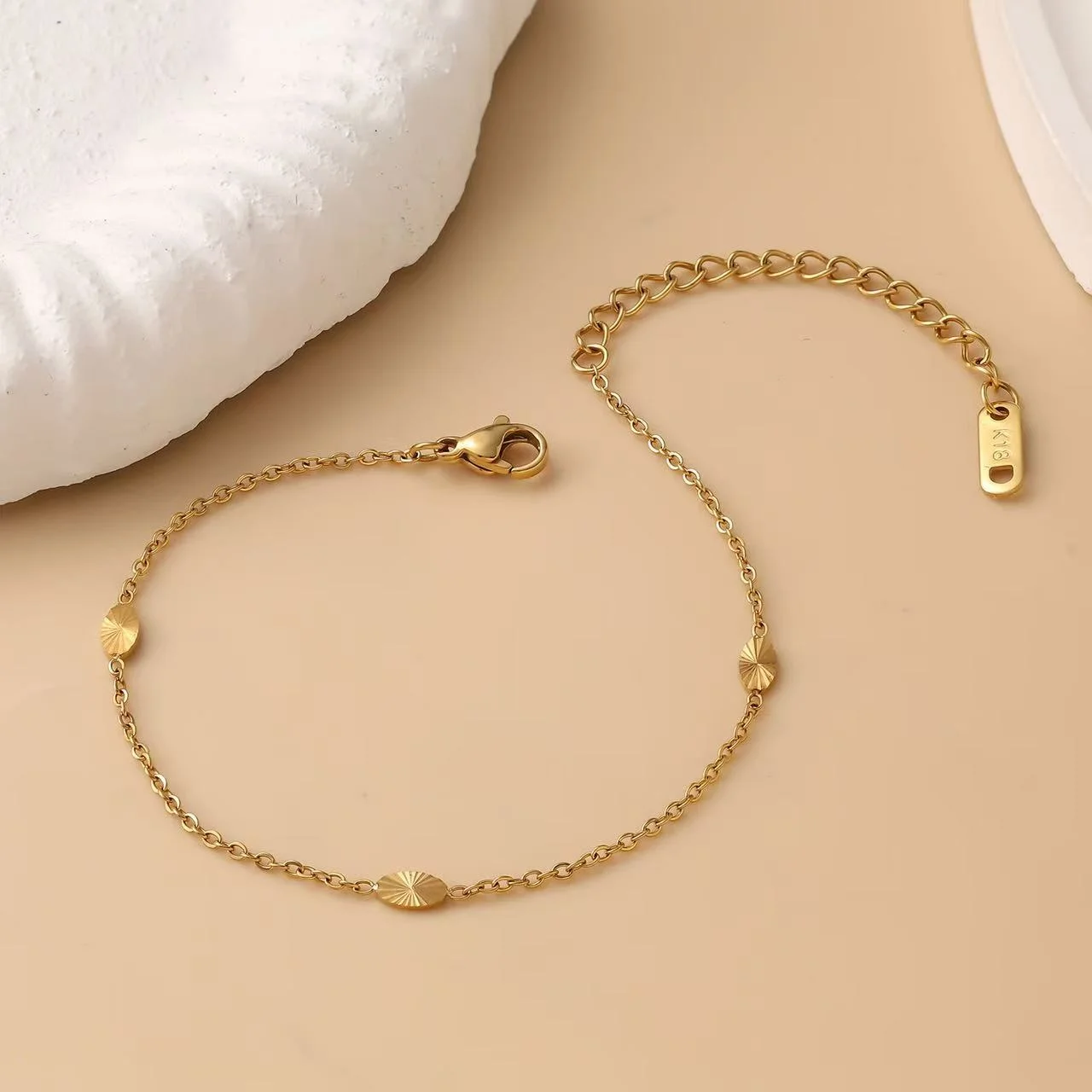 Fashion Simple Versatile Bracelet Ladies Jewelry Stainless Steel Gold-Plated Pendant Exquisite Bracelet Wedding Gift