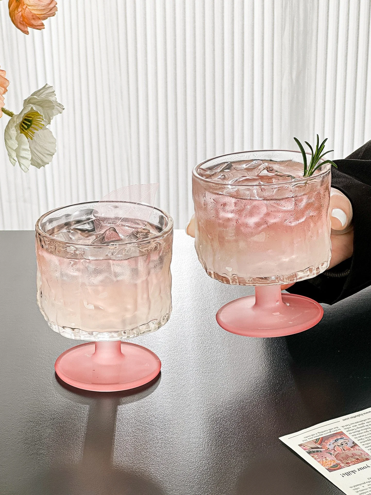 

Стеклянный стакан уникального дизайна, розовый, для коктейлей, с узором «Древесная кора», на высокой ножке, для шампанского, прозрачный, матовый, однослойный