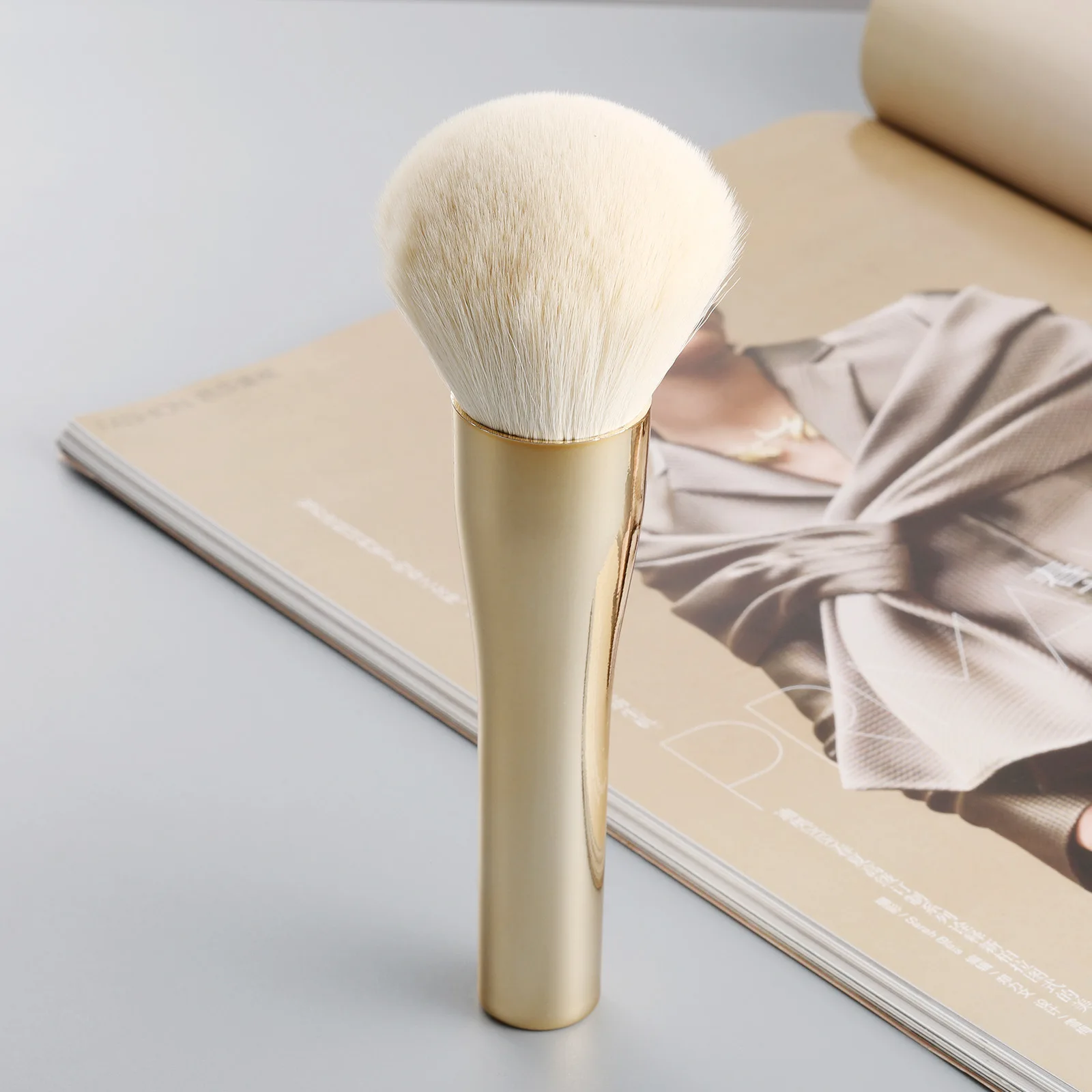 Pennello per fard in polvere d'oro Pennello per trucco professionale Cosmetici di grandi dimensioni Pennelli per trucco Pennello morbido Cosmetici Кисти Для Макияжа