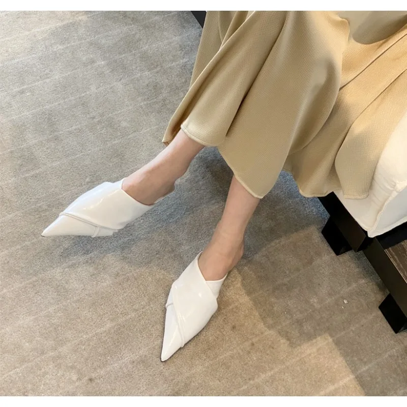 Mules Slippers New Fashion Luxury Shoes Women Sandals Pointed Toe Female Casual Outside Shallow Ladies 2024 Gladiator Flats