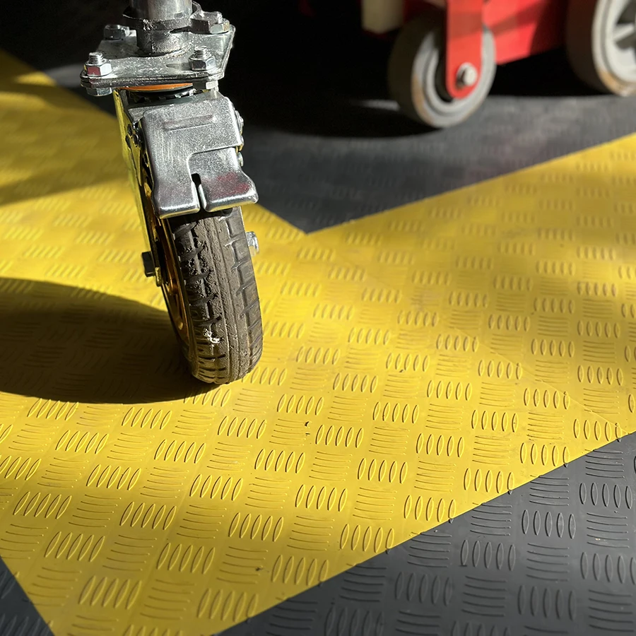 

Commercial Grade PVC Interlocking Tiles, Heavy-Duty Floor Covering for Workshops and Showrooms