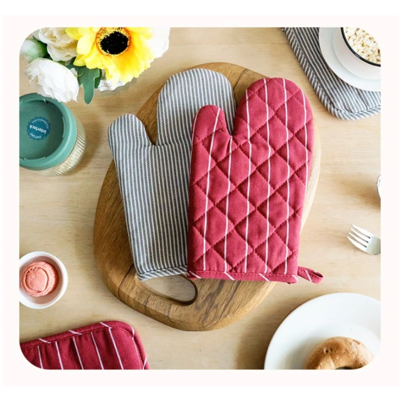 Nordic Striped Heat-resistant Oven Gloves Thick Insulation Microwave Gloves Kitchen Baking Cooking Protective Pad