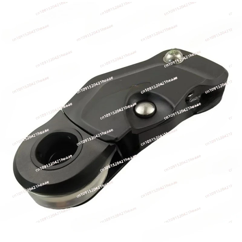 

Suitable for multifunctional gripper pulleys and device three in one practical pulleys