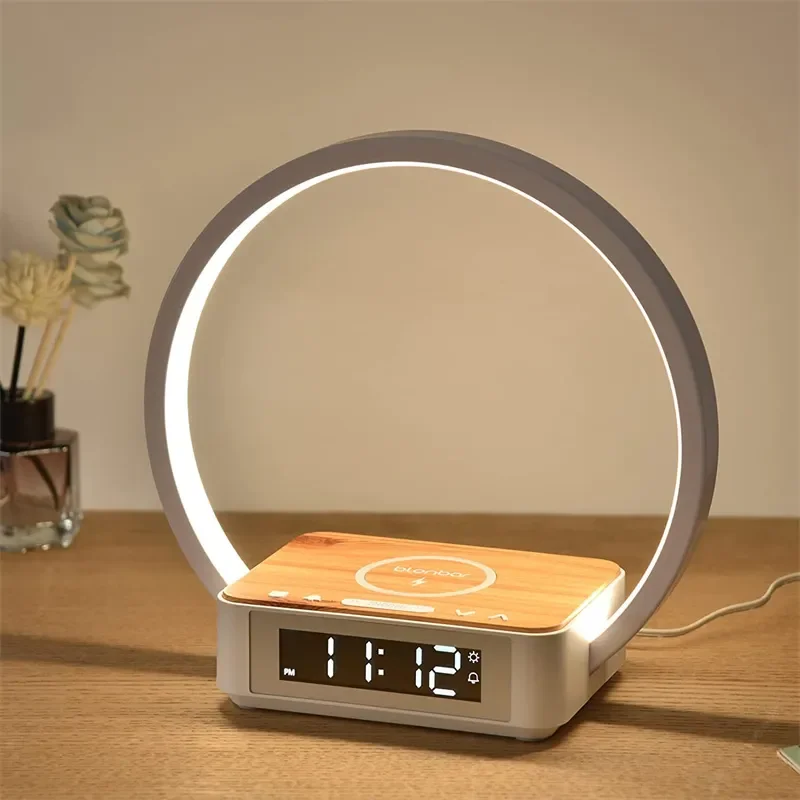 Coleção AliExpress Carregamento sem fio lâmpada de cabeceira com despertador, toque abajur, luz de despertar, mesa de cabeceira, leitura Night Light para quarto, 3 em 1