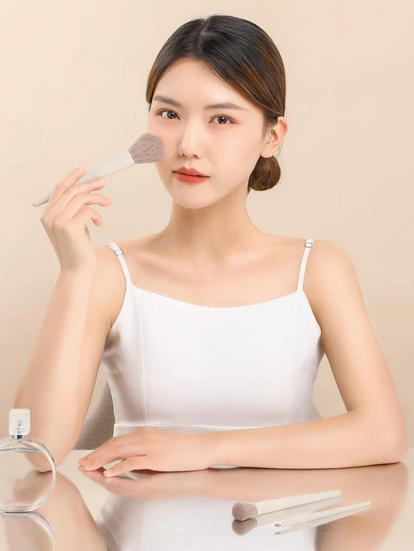 初心者とプロ向けの7ピースメイクブラシセット - オールインワンのファンデーション、アイシャドウ、チーク、コントゥアブラシ