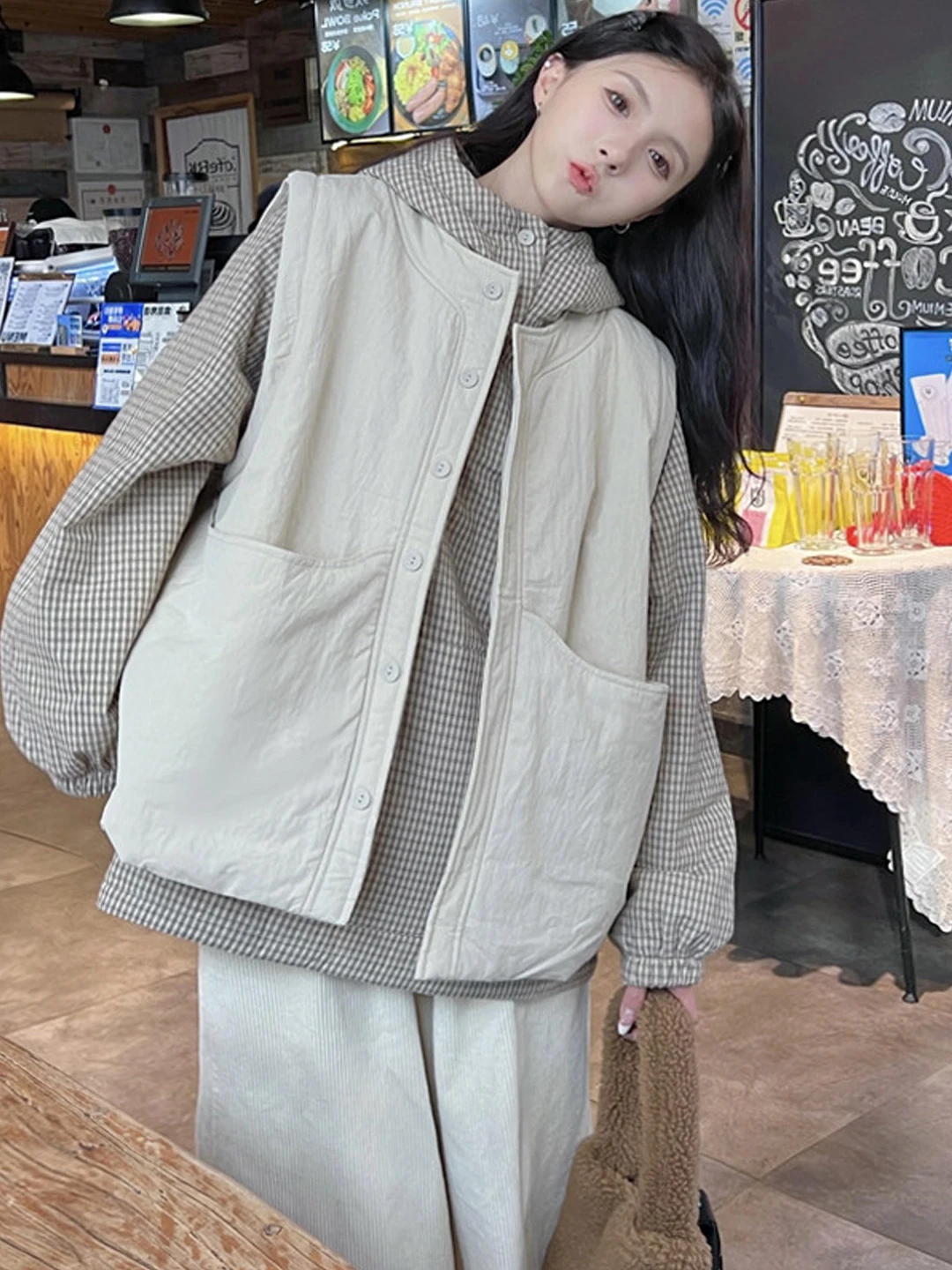 

Зимний женский модный комплект больших размеров в корейском стиле: утепленный клетчатый свитшот с капюшоном и хлопковый жилет на одной пуговице, комплект из двух предметов