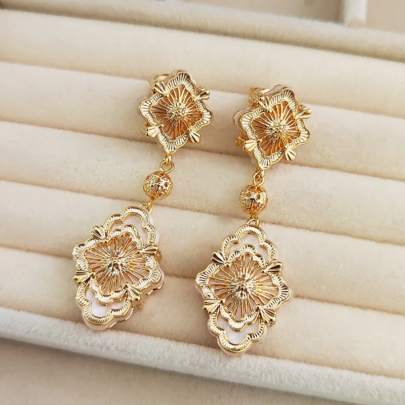 

AETEEY Vintage Court Hollow Pattern S925 Silver Needle 18K Gold Plated Drop Earrings, Luxury Exquisite Long Women's Jewelry