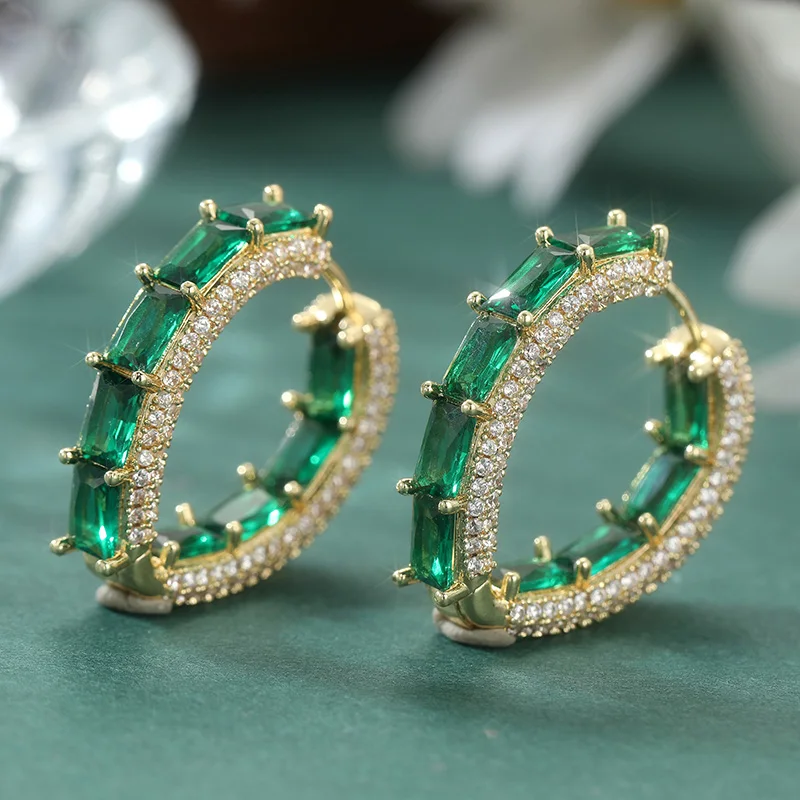 Luxuriöse Eingelegte Weiß-Grüne CZ Hängeohrringe für Damen Trendige Goldfarbene Geometrische Alltags- und Partyschmuck Jubiläumsgeschenk – Detail 5