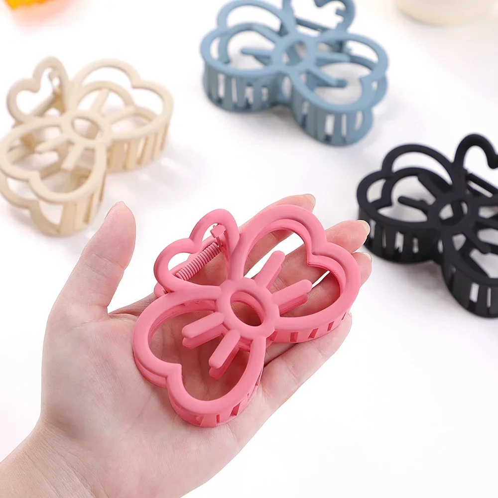 1Pcs Butterfly Style Hair Grab for Women Casual Crab Hairclaw Ponytail Support Hair Clip Girls Geometric Shape Claw for Hair