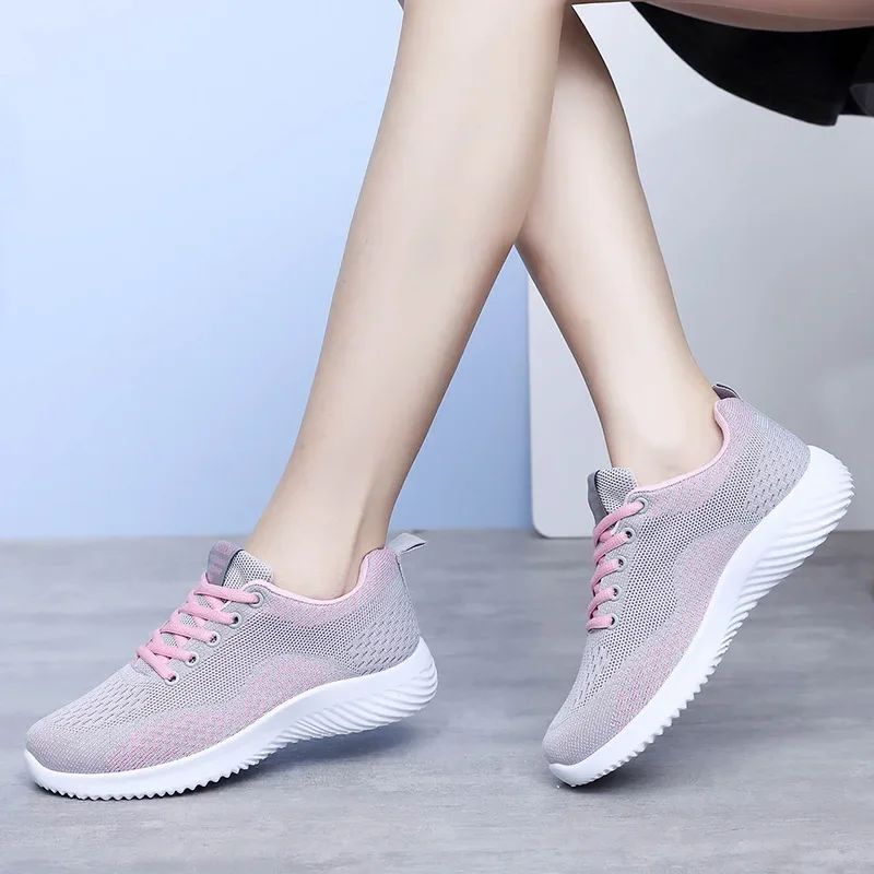 Freizeitschuhe für Damen Frühjahr/Sommer 2024, neue atmungsaktive Mesh-Outdoor-Laufschuhe mit weichen Sohlen, Schuhe mit dicken Sohlen für Damen