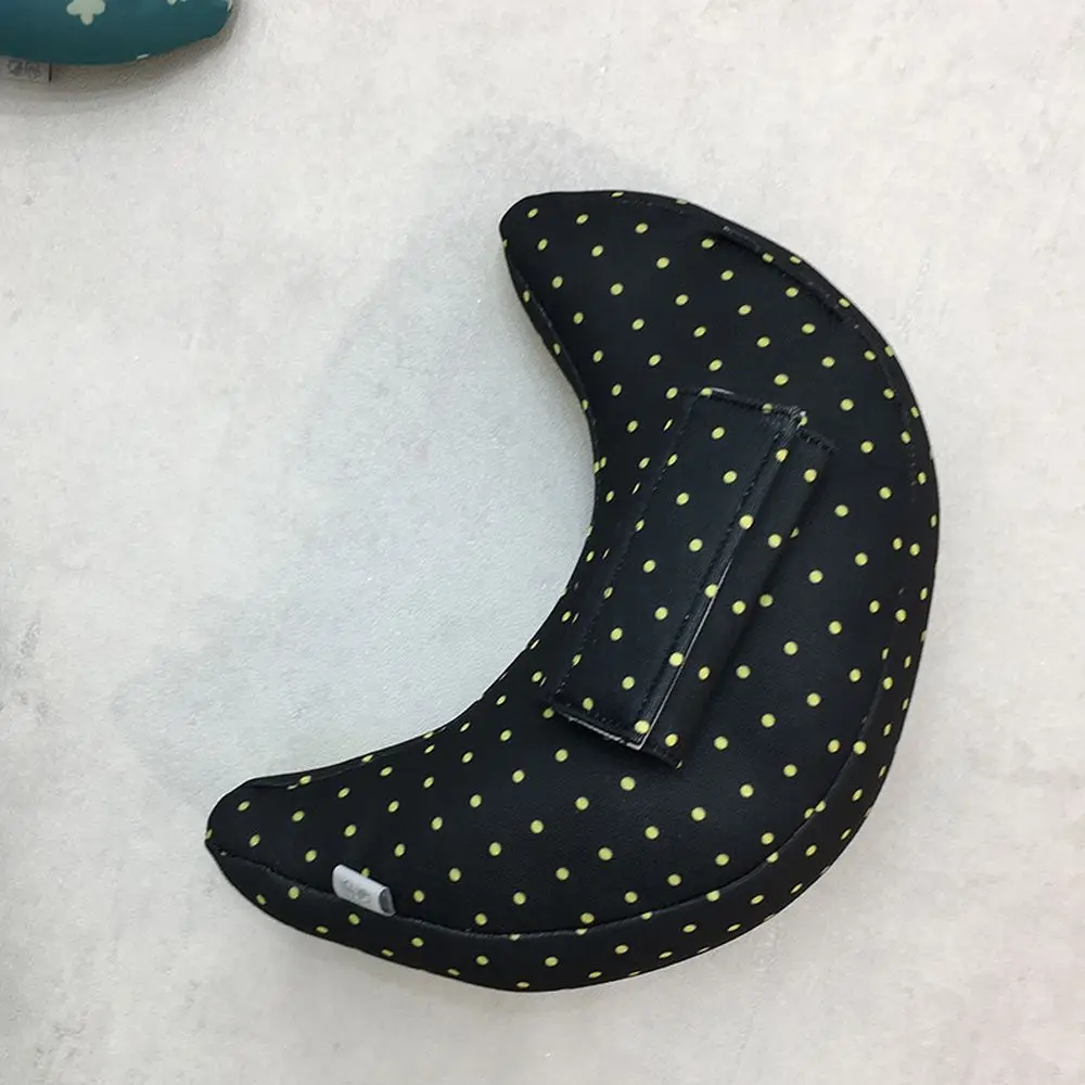 

Protection Flower Dots Moon Shape Baby Shoulder Support Cushion Car Seat Headrest Pad Newborns Carseat Pillow Stroller Cushion
